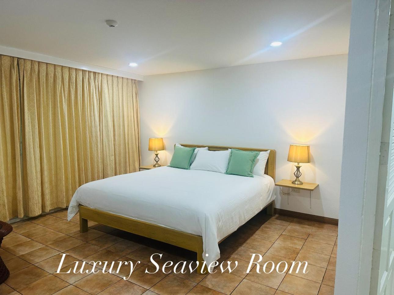Surin Bay Inn Экстерьер фото