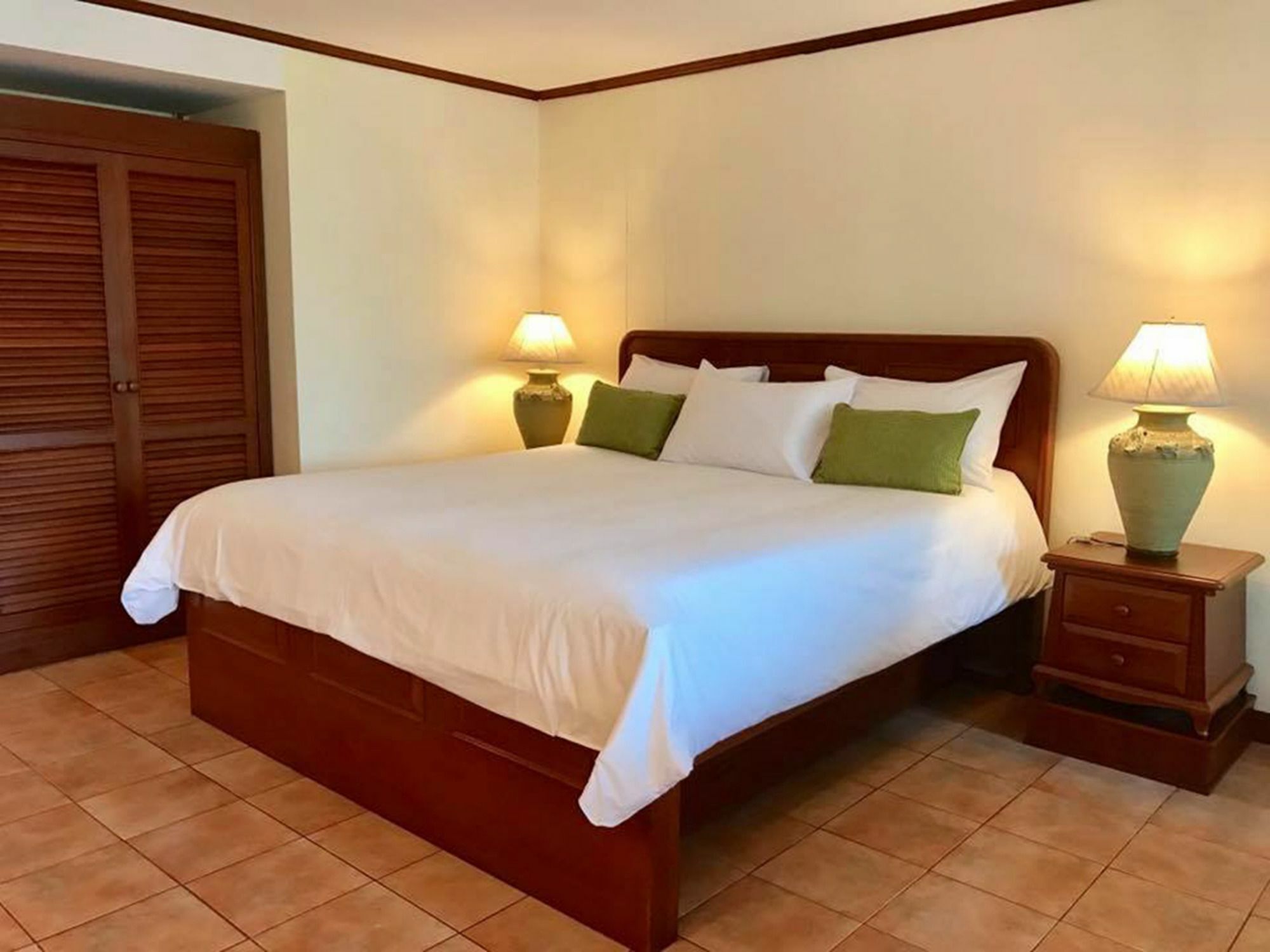 Surin Bay Inn Экстерьер фото